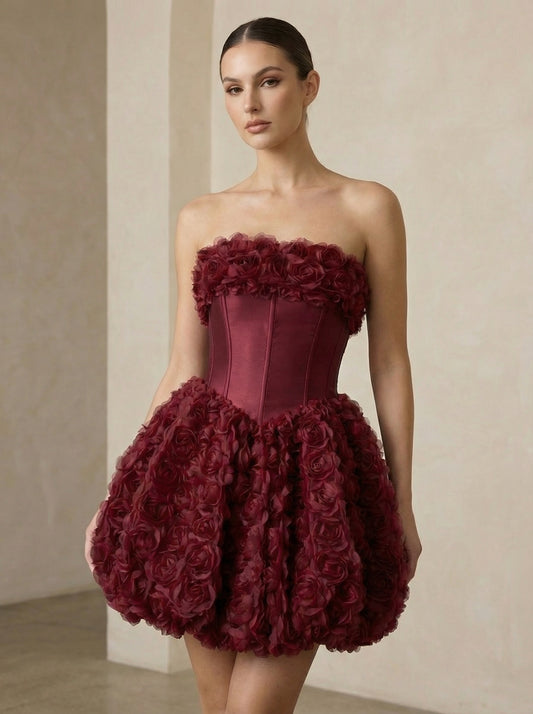 Kratka bordo balon svečana haljina mini dužine bez bretela sa 3 d cvetovima, moderna i mladalačka haljina za maturu 8. razred i malu maturu – Morea